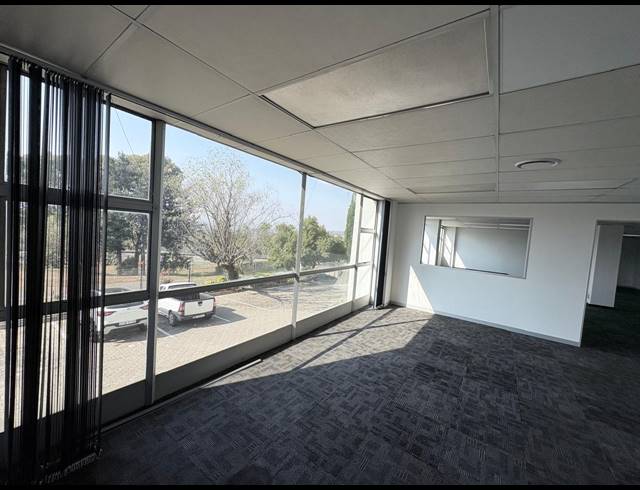 193M² OFFICE TO LET IN KYALAMI